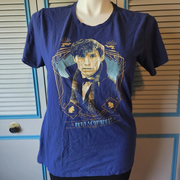 Harry Potter Newt Scamander Tee Shirt - Picture 1 of 10